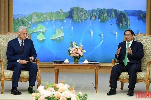 Standard Chartered cam kết hỗ trợ Việt Nam thu hút tài chính xanh, triển khai các cam kết tại COP26