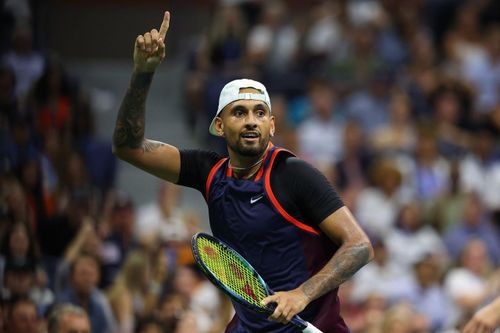 'Trai hư' Kyrgios loại ĐKVĐ Medvedev, lần đầu vào tứ kết US Open