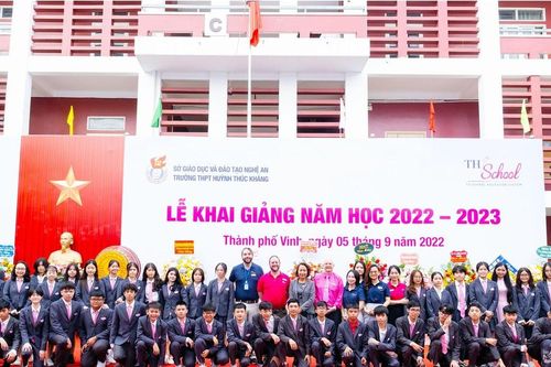 Lễ khai giảng đầu tiên của TH School tại cơ sở Vinh - Nghệ An