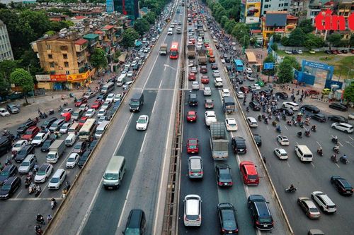 Giao thông Hà Nội hỗn loạn trong ngày đi làm đầu tiên sau kỳ nghỉ lễ 2/9