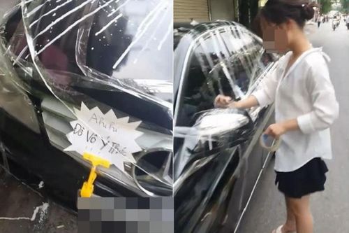 Đỗ ôtô ngang ngược trước cửa nhà, 2 cô gái 'xử đẹp' chiếc xe để 'dằn mặt' tài xế