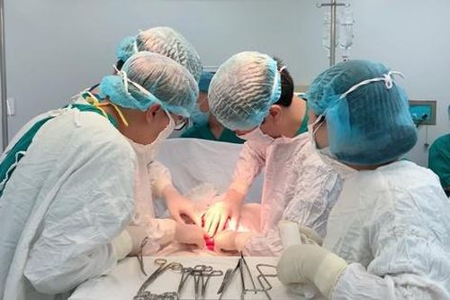 Cứu sống sản phụ nguy kịch do đờ tử cung sau sinh