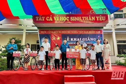 Trao tặng xe đạp cho học sinh có hoàn cảnh khó khăn tại thị xã Bỉm Sơn