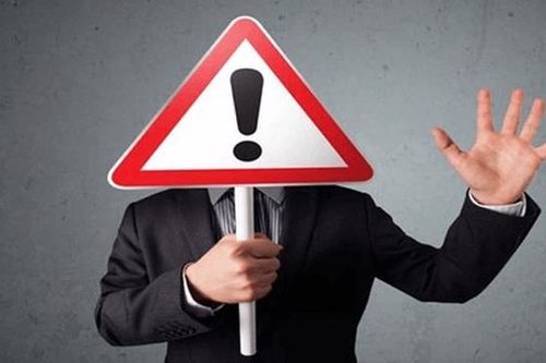 Nhiều cổ phiếu bị HoSE xử lý vi phạm do lợi nhuận bán niên 2022 là con số âm