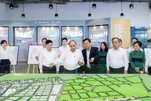Chủ tịch nước Nguyễn Xuân Phúc thăm, làm việc tại Khu Công nghiệp VSIP Nghệ An