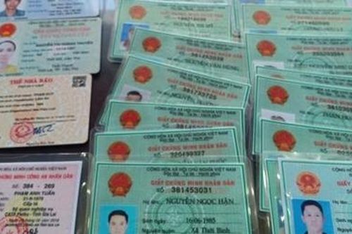 Ổ nhóm mở tài khoản ngân hàng bằng giấy tờ giả rồi rao bán trên mạng Internet
