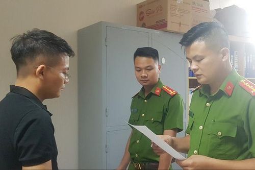 Bắt giam cán bộ Quản lý thị trường hành hung dã man bạn gái sau khi đi hát karaoke
