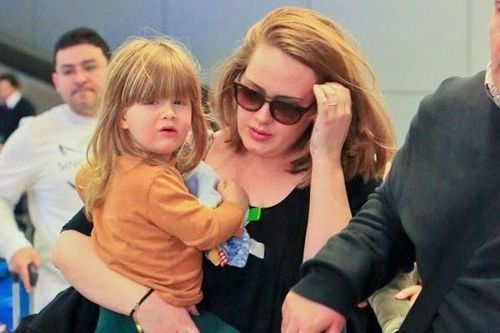 Adele bị chấn thương vì trò đùa của con trai