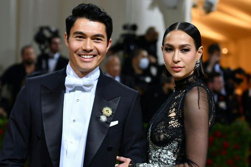Người vợ nổi tiếng của tài tử phim Crazy Rich Asians