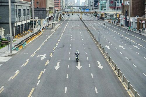 Đường phố Thành Đô vắng tanh