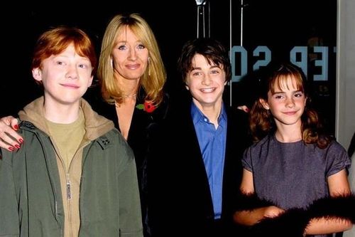 Sách mới của J.K Rowling nhận luồng ý kiến không tích cực
