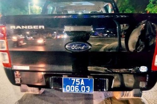 Kỷ luật cán bộ điều khiển xe biển xanh uống rượu bia gây tai nạn