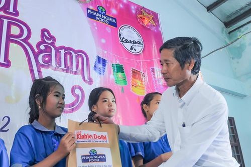 'Đêm hội trăng rằm' ở ngôi trường đặc biệt