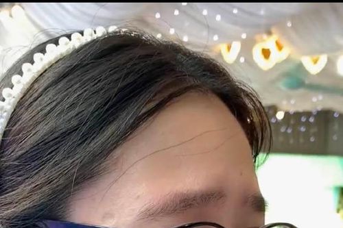 Bạn thân đi lấy chồng, cô gái khóc như mưa trong ngày đưa dâu