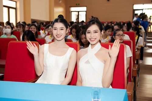Đỗ Thị Hà - Phương Nhi đọ nhan sắc 'một chín một mười'
