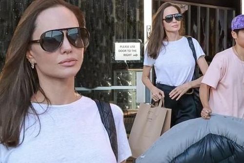 Pax Thiên hộ tống mẹ Angelina Jolie đi mua sắm