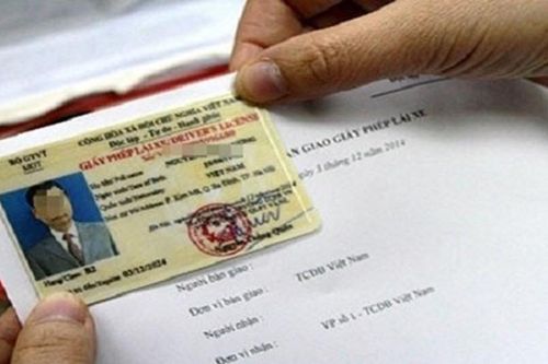 Năm 2022, không mang giấy phép lái xe bị phạt bao nhiêu tiền?
