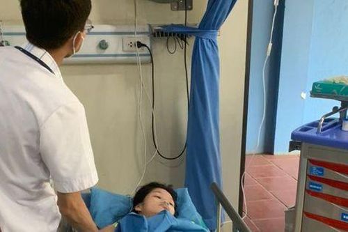 Nữ sinh 13 tuổi hôn mê sau khi ăn tôm, cua