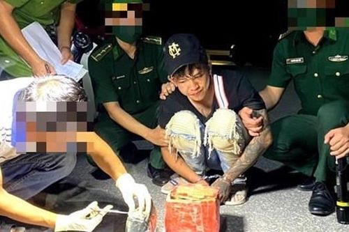 Bắt đối tượng vận chuyển 2kg ma túy đá