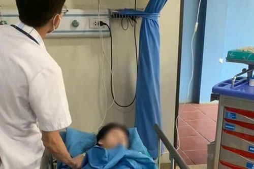 Bé 13 tuổi nguy kịch do bị sốc phản vệ sau khi ăn tôm, cua