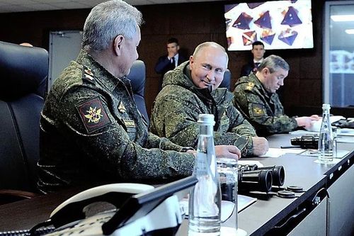 Nụ cười của Tổng thống Putin với Bộ trưởng Shoigu gửi tín hiệu tới phương Tây