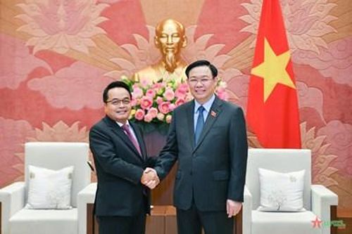 Chủ tịch Quốc hội Vương Đình Huệ tiếp Chủ tịch Kiểm toán Nhà nước Lào