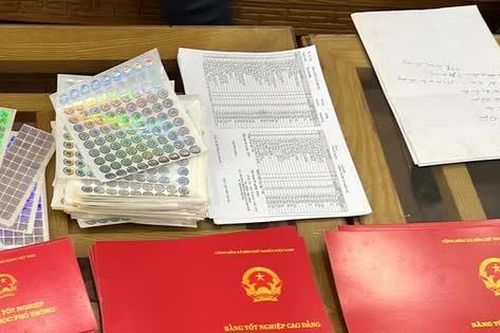 Khai trừ Đảng, buộc thôi việc công chức tư pháp dùng bằng giả