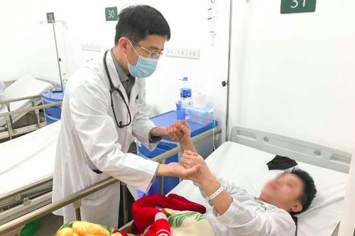 Liên tiếp tiếp nhận nhiều người trẻ đột quỵ não, loại bệnh nam gặp nhiều hơn nữ 4 lần