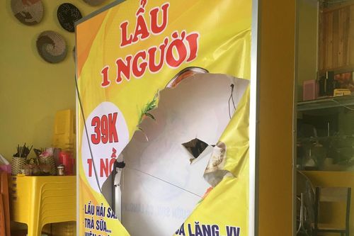 Khai trương chưa được một tháng, quán lẩu bị nhóm người bịt mặt lao vào đập phá