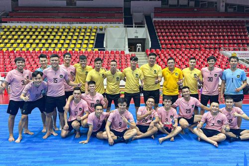 Thưởng 'nóng' CLB Sahako vì đã giành được vé vào bán kết AFF futsal Cup 2022