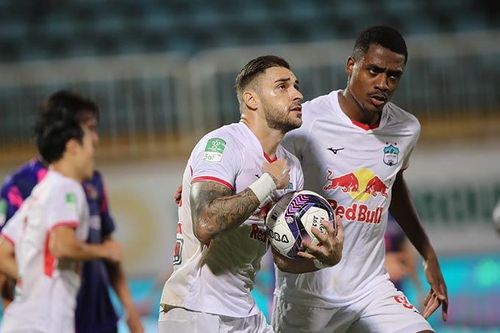 HAGL may mắn vào bán kết Cúp Quốc gia sau khi thắng Sài Gòn FC trên 'loạt đấu súng'