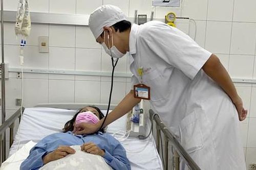 Cứu sống bệnh nhân bị biến chứng nặng do sốt xuất huyết nặng bằng kỹ thuật ECMO