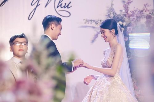 Bắt gặp dàn khách mời khủng dự đám cưới người đẹp Miss Universe Lương Ý Như