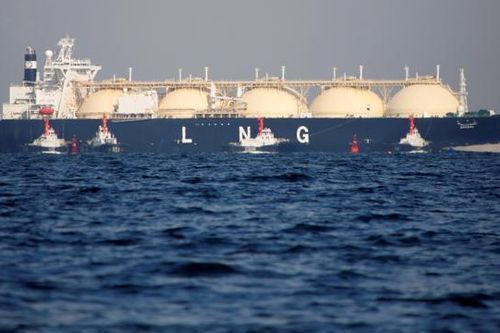 Tranh thủ giá khí đốt cao ngất ngưởng, Trung Quốc đẩy mạnh bán lại LNG sang châu Âu