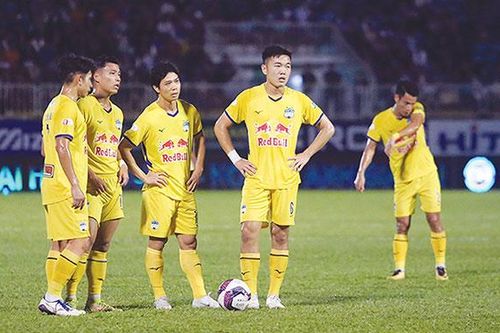 Tứ kết Cúp Quốc gia: Chủ nhà đi tiếp