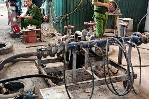 Đột kích cở sở sang chiết gas trái phép giữa khu dân cư