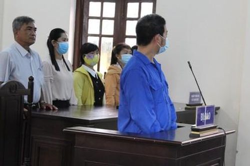Nguyên phó hiệu trưởng trường THCS dâm ô nữ sinh lãnh 3 năm tù