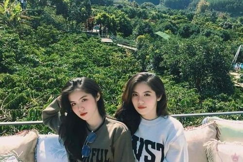 Mê mẩn nhan sắc của cặp chị em song sinh người Gia Lai: 'Mỗi người một vẻ mười phân vẹn mười!'