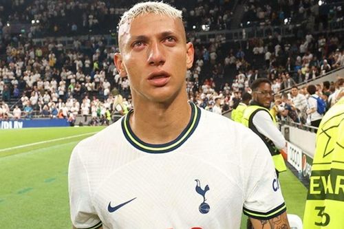 Richarlison bật khóc sau khi lập cú đúp tại Champions League