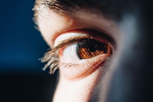 Suýt mù cả 2 mắt vì khối u lành tính