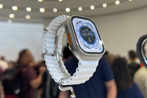 Cận cảnh Apple Watch mới đắt ngang iPhone