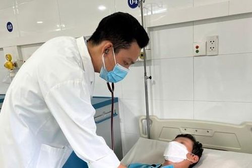 Cứu sống nam thanh niên bị đâm thủng tim nhờ kích hoạt báo động đỏ