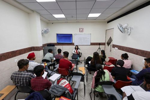 Học sinh nông thôn Ấn Độ đổ xô đi du học
