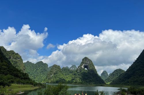 Chiêm ngưỡng danh lam thắng cảnh Mắt Thần núi ở Cao Bằng