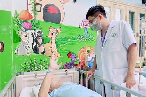 Phẫu thuật thành công khối u sọ hầu lớn giúp bệnh nhân tránh bị mù hoàn toàn