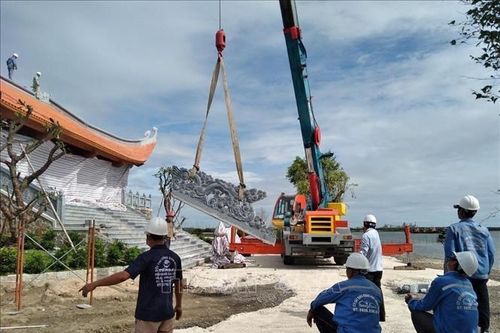 Tháo dỡ công trình sai phạm tại Cảng quốc tế Mỹ Xuân