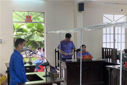13 năm tù cho kẻ chém vợ cũ thương tích rồi tự sát bất thành