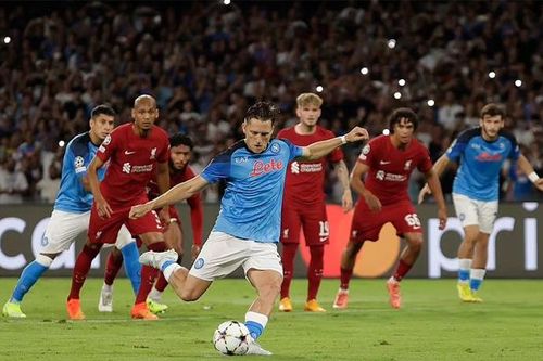 Napoli tiễn Liverpool ra về với 4 bàn thua