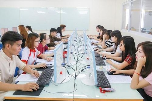 Đào tạo cử nhân thương mại điện tử cần gắn với xu thế chuyển đổi số