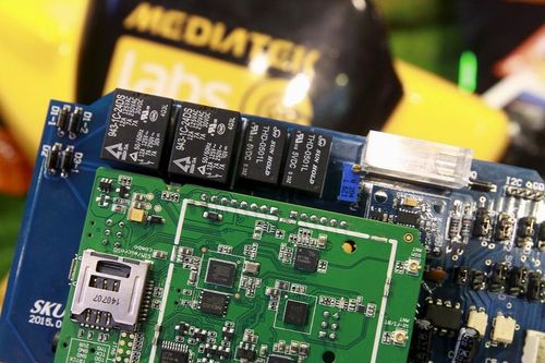 Mỹ cấm xuất khẩu chip sang Trung Quốc - ai sẽ thua thiệt?